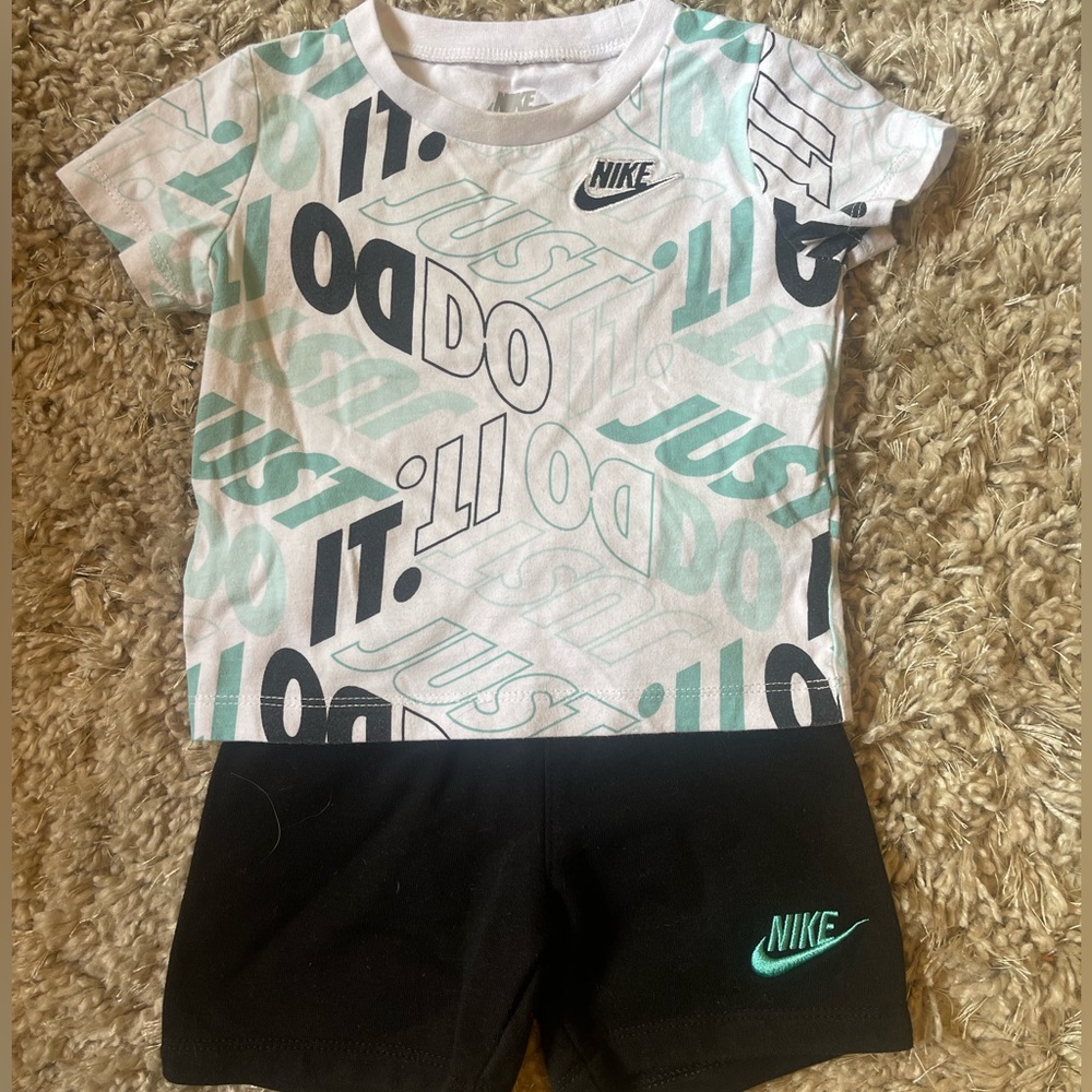 Nike Toddler Short Set